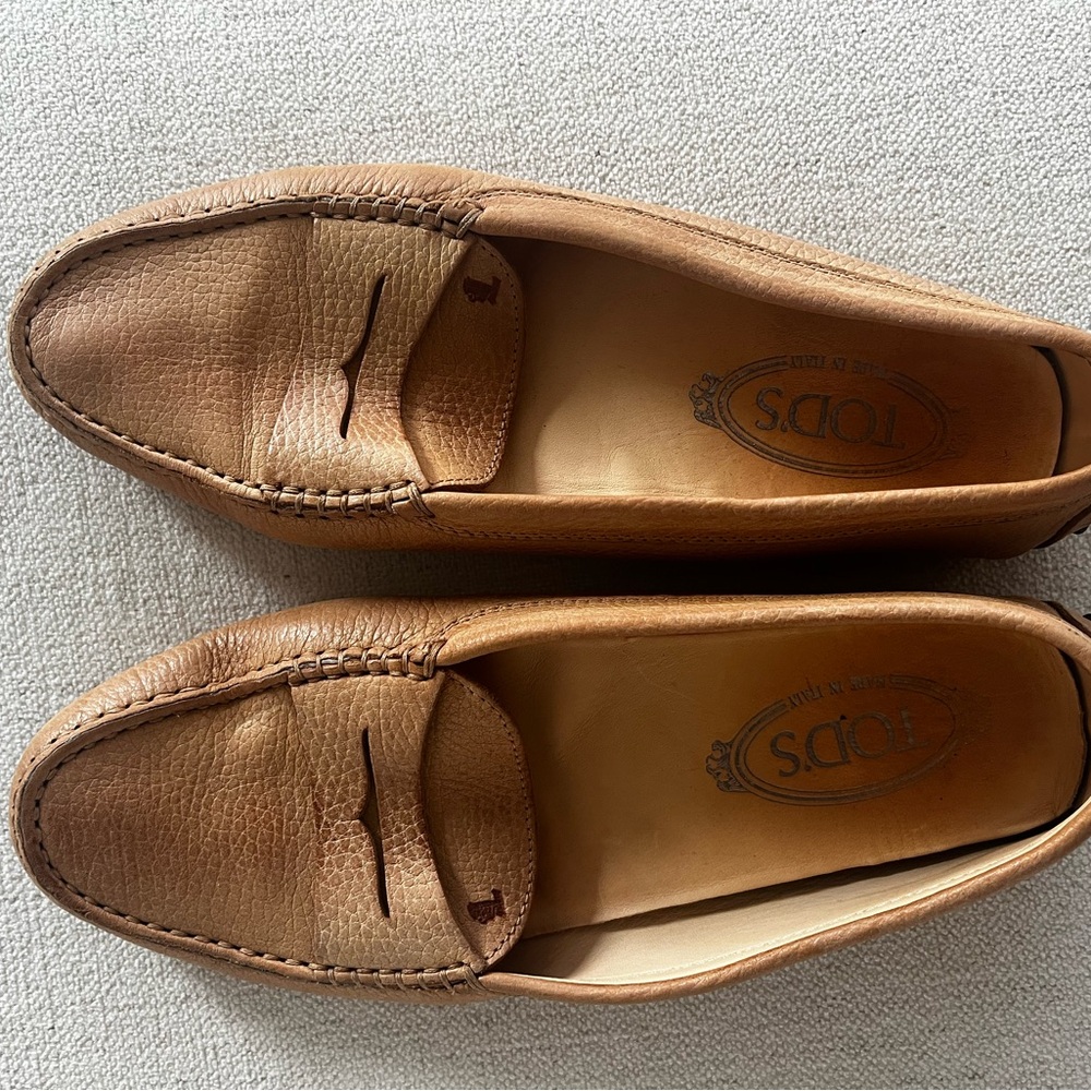 Tod’s leather Gommino driving shoes, loafers, tan